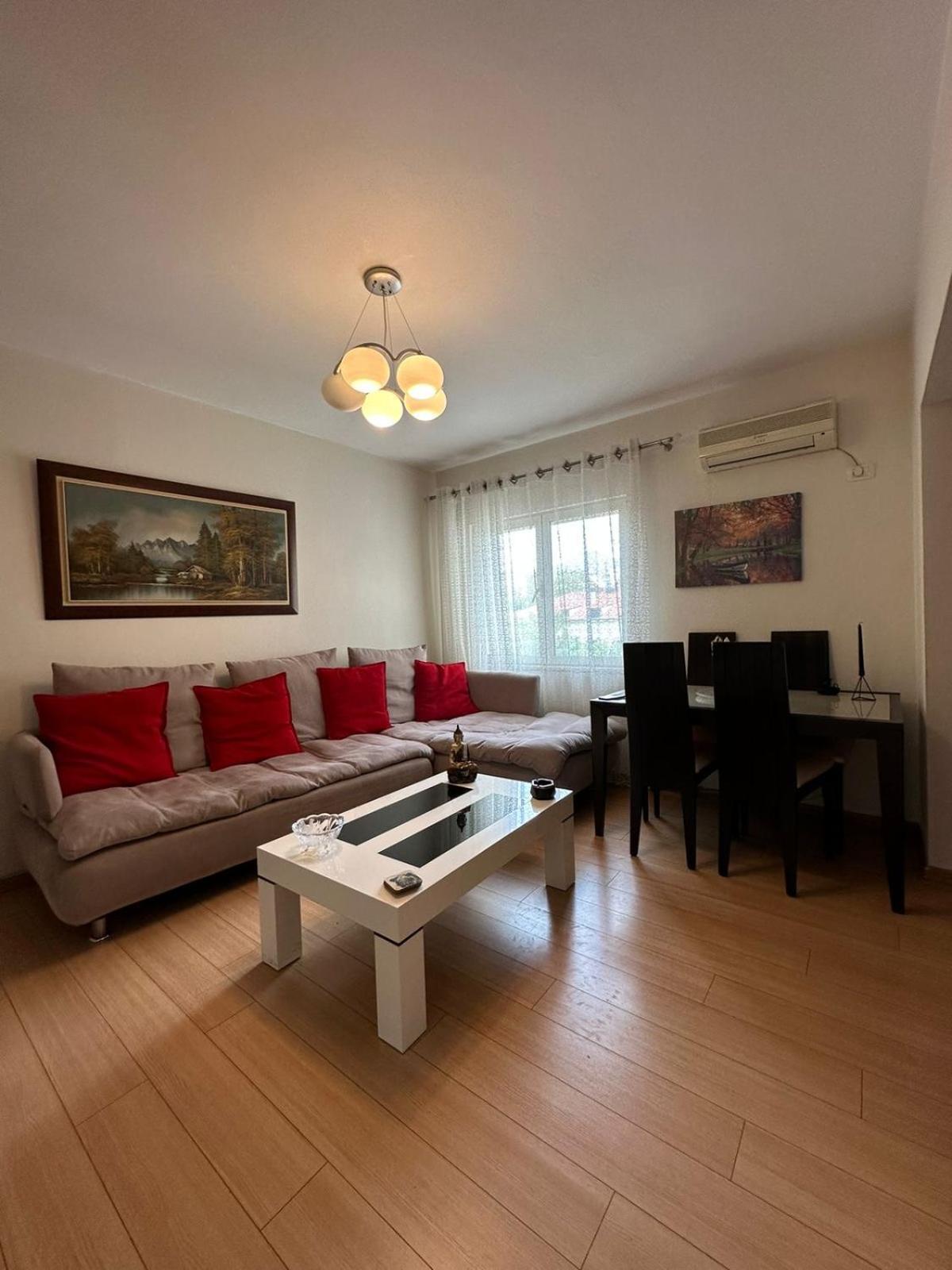 Blloku Family Apartment Tirana Exteriör bild
