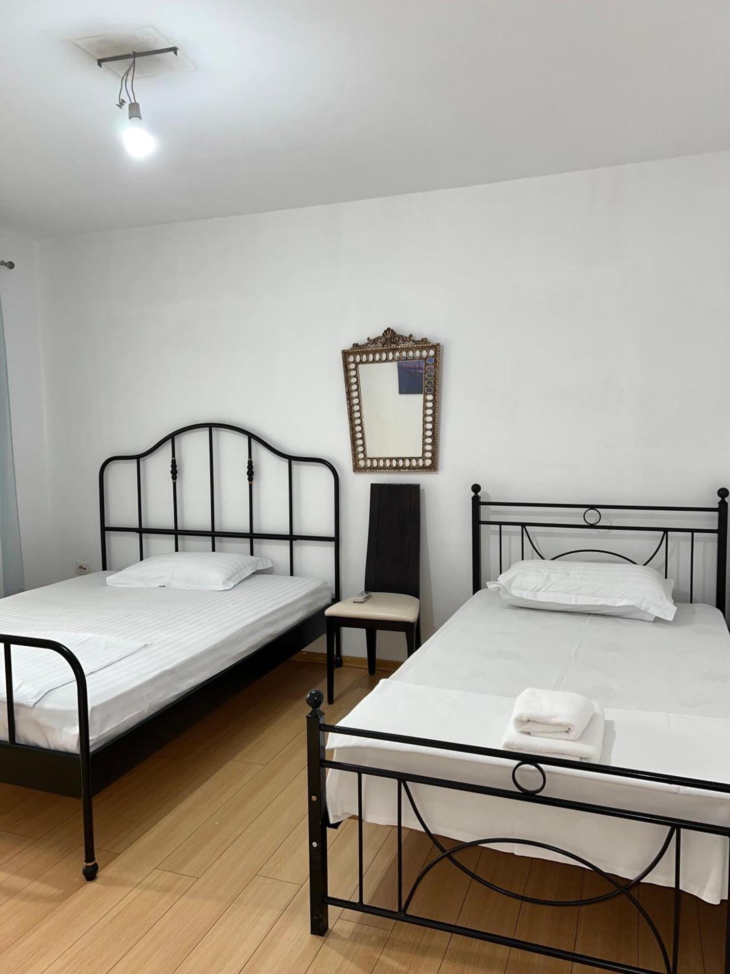 Blloku Family Apartment Tirana Exteriör bild