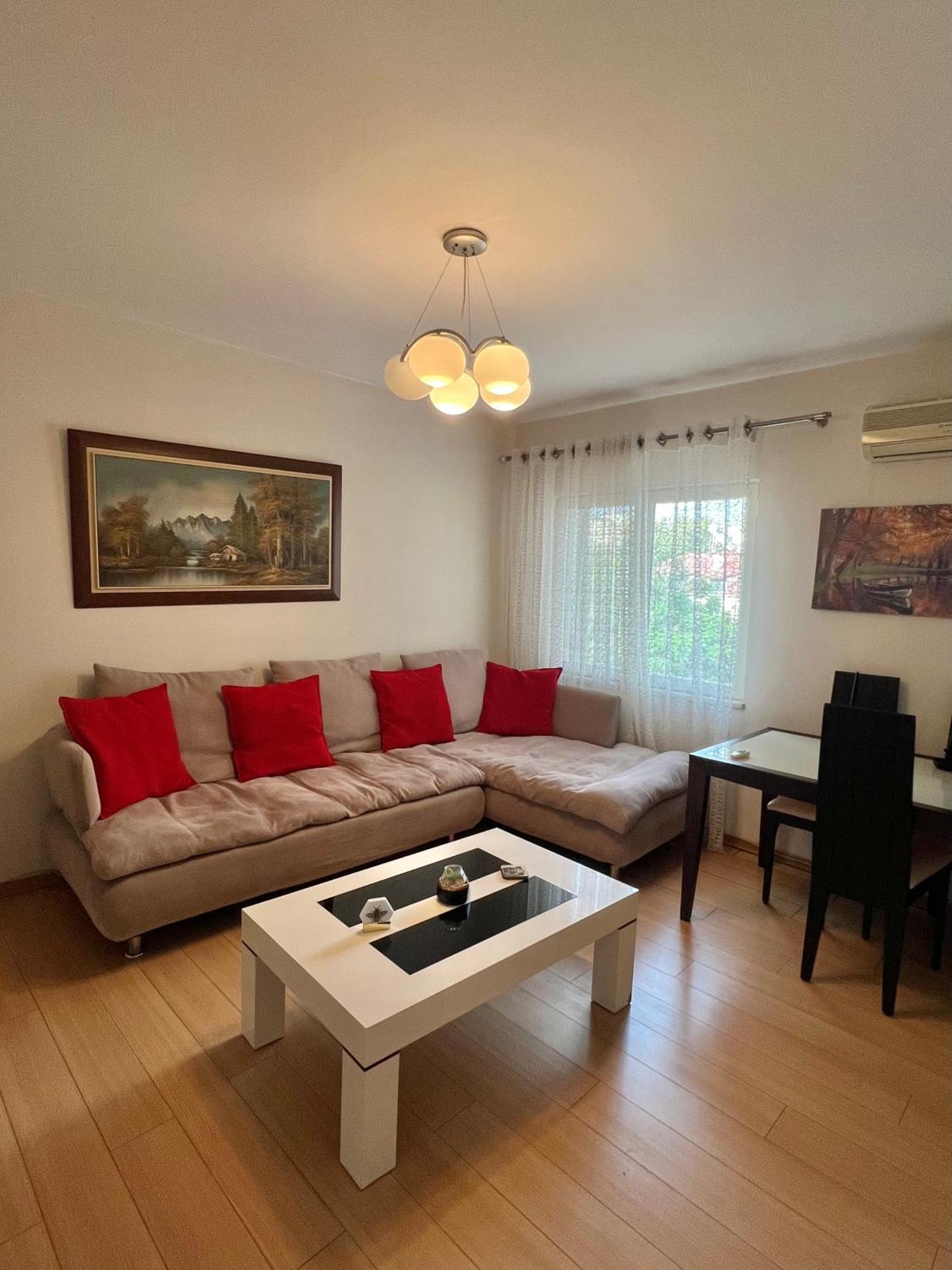 Blloku Family Apartment Tirana Exteriör bild